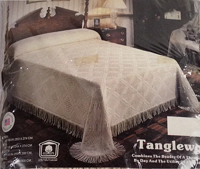 Cream Fringed Cotton Bedspread ~102 X 118 ~ QUEEN ~ NEW IN PACKAGE